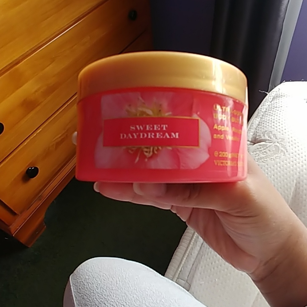 VICTORIA SECRET softening body butter